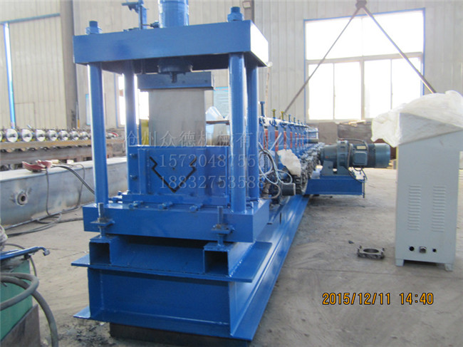 集裝箱包角壓型設(shè)